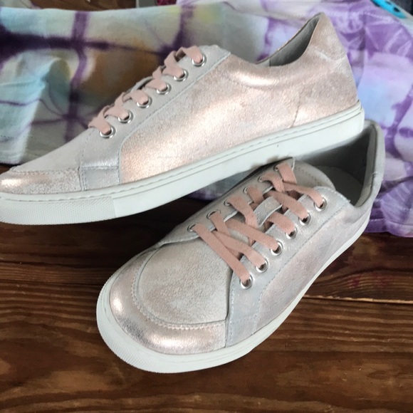 J/Slide Metallic Rose Sneaker Like New NEW - Picture 4 of 8